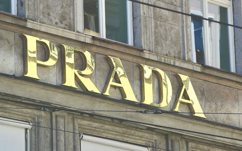 prada using serif font