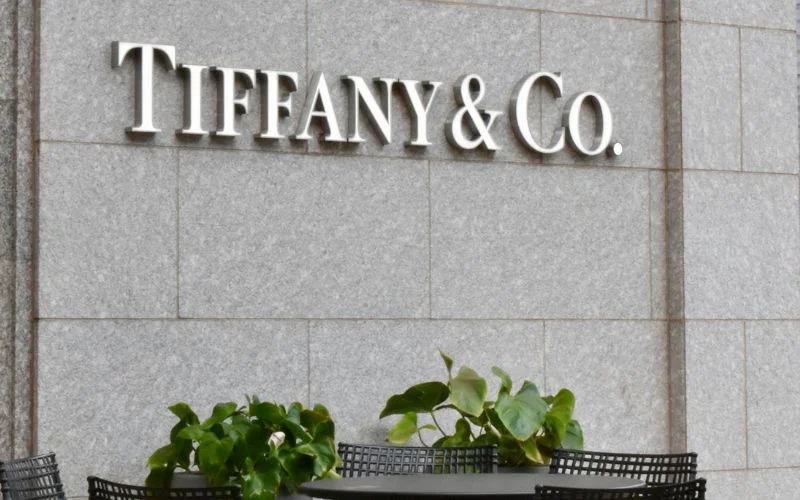 tiffany and co using serif font