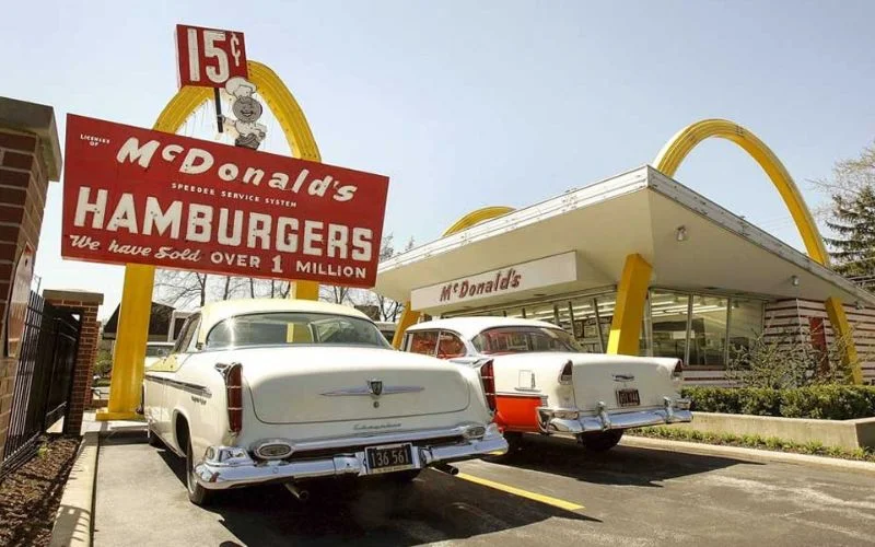 Old McD restaurant image, original McDonald's design, vintage drive-thru restaurant